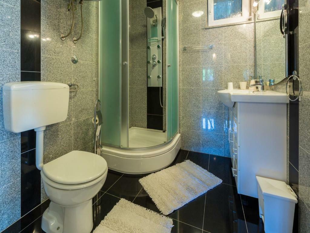 Apartmani Luja ノヴィ・ヴィノドロスキー エクステリア 写真